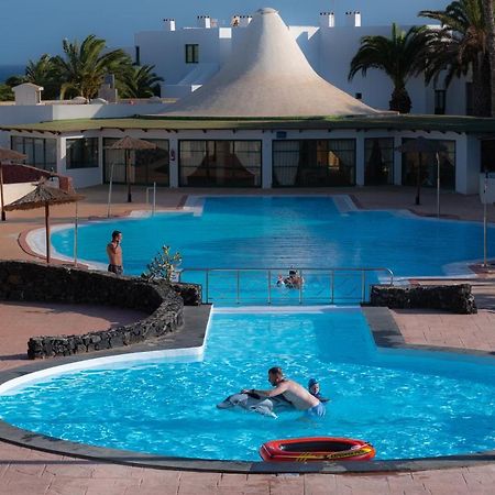 Apartamento En Playa Roca Primer Linea De Mar Costa Teguise Kültér fotó