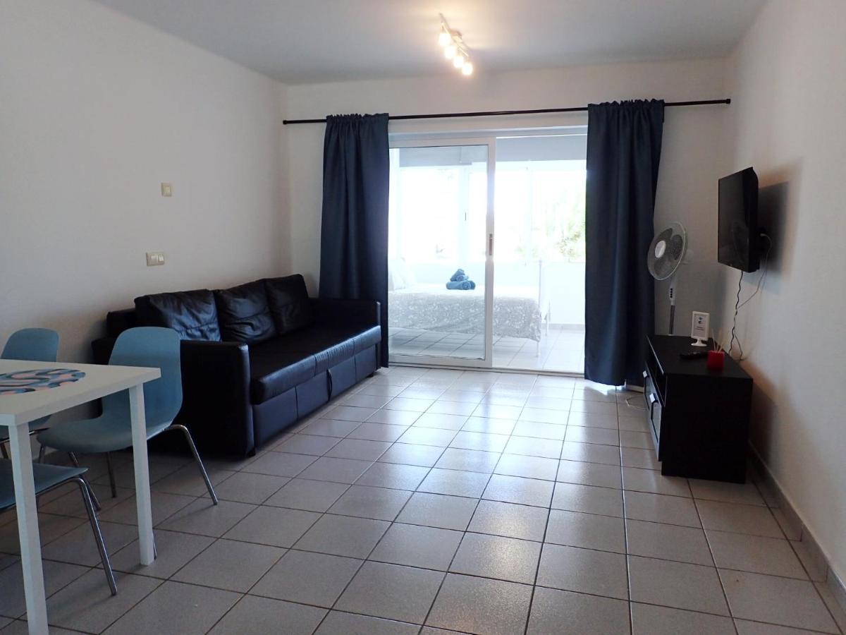 Apartamento En Playa Roca Primer Linea De Mar Costa Teguise Kültér fotó